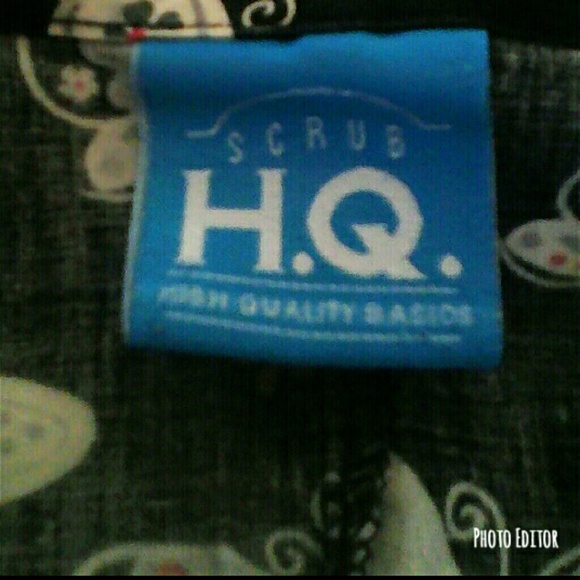 Small H.Q. scrub top - Picture 4 of 4